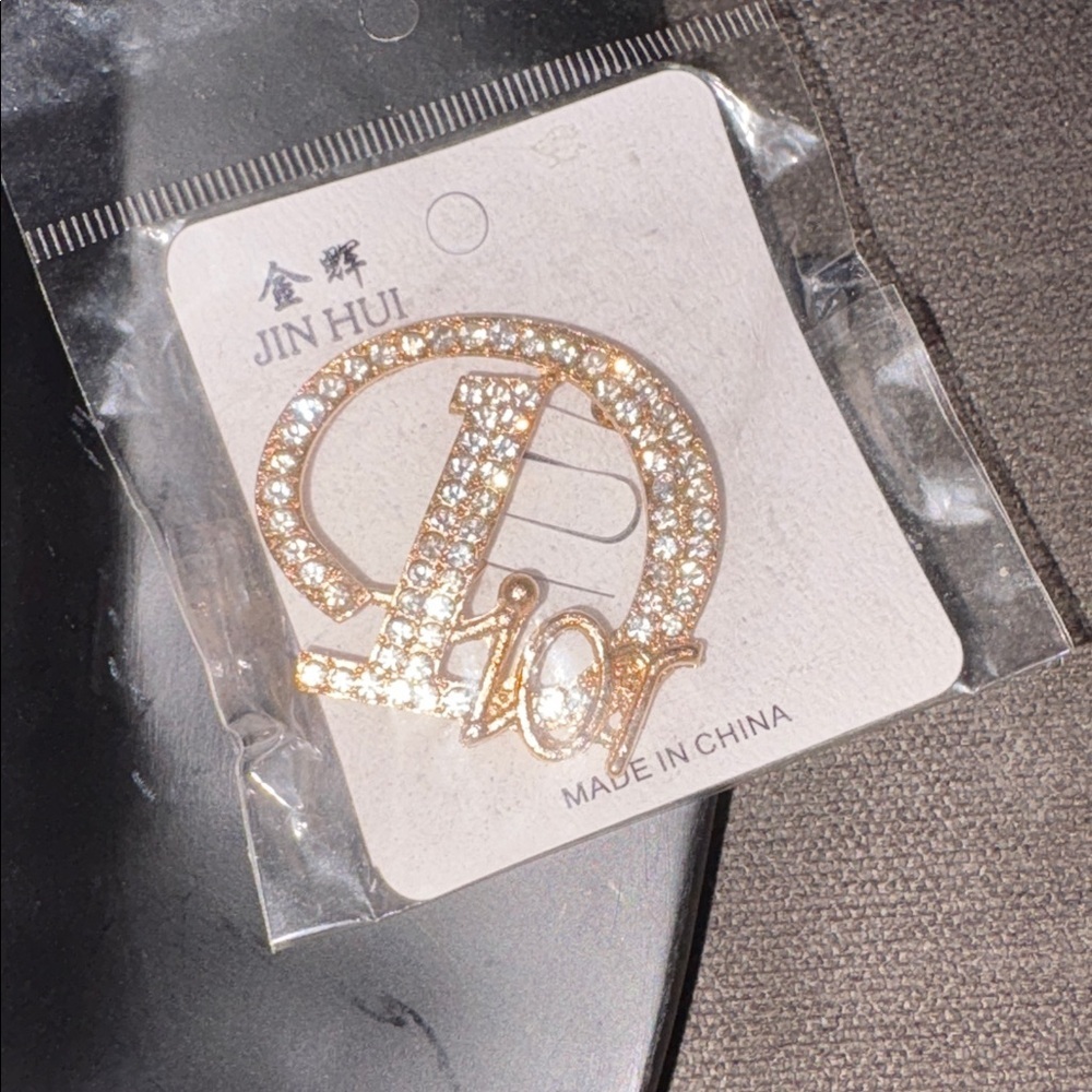 Gold Brooch with Rhinestones - Picture 3 of 3